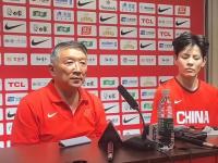 爱游戏体育官方入口-组图：中国女篮备战波黑宫鲁鸣给张子宇开小灶
