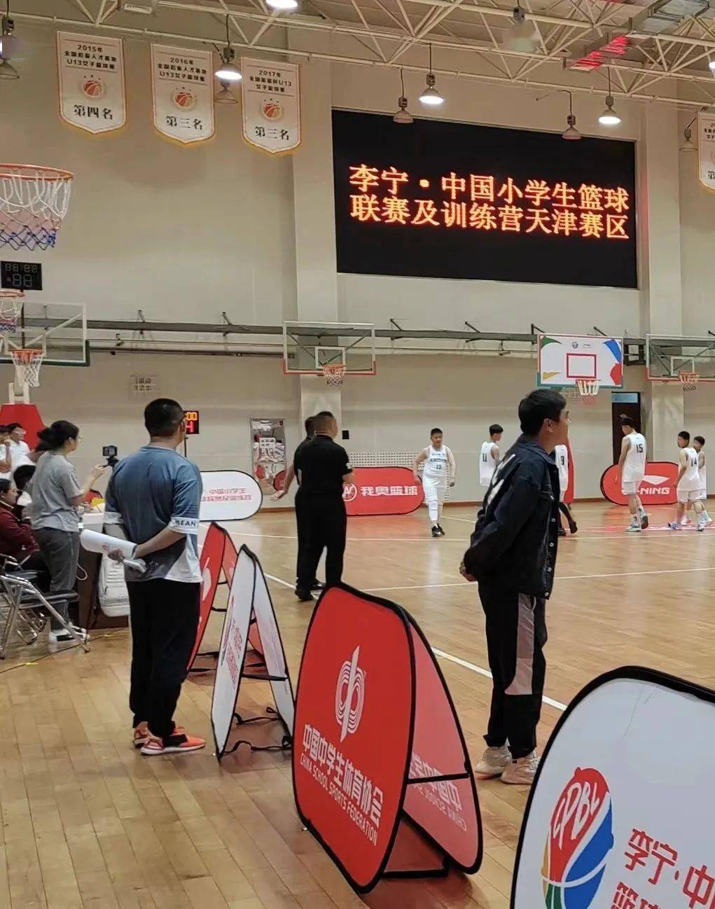 篮球联赛一改往日格局，新气象喜人的简单介绍