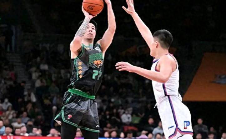弗格32分辽宁终结上海16连胜江苏不敌新疆(弗格vs辽宁视频)
