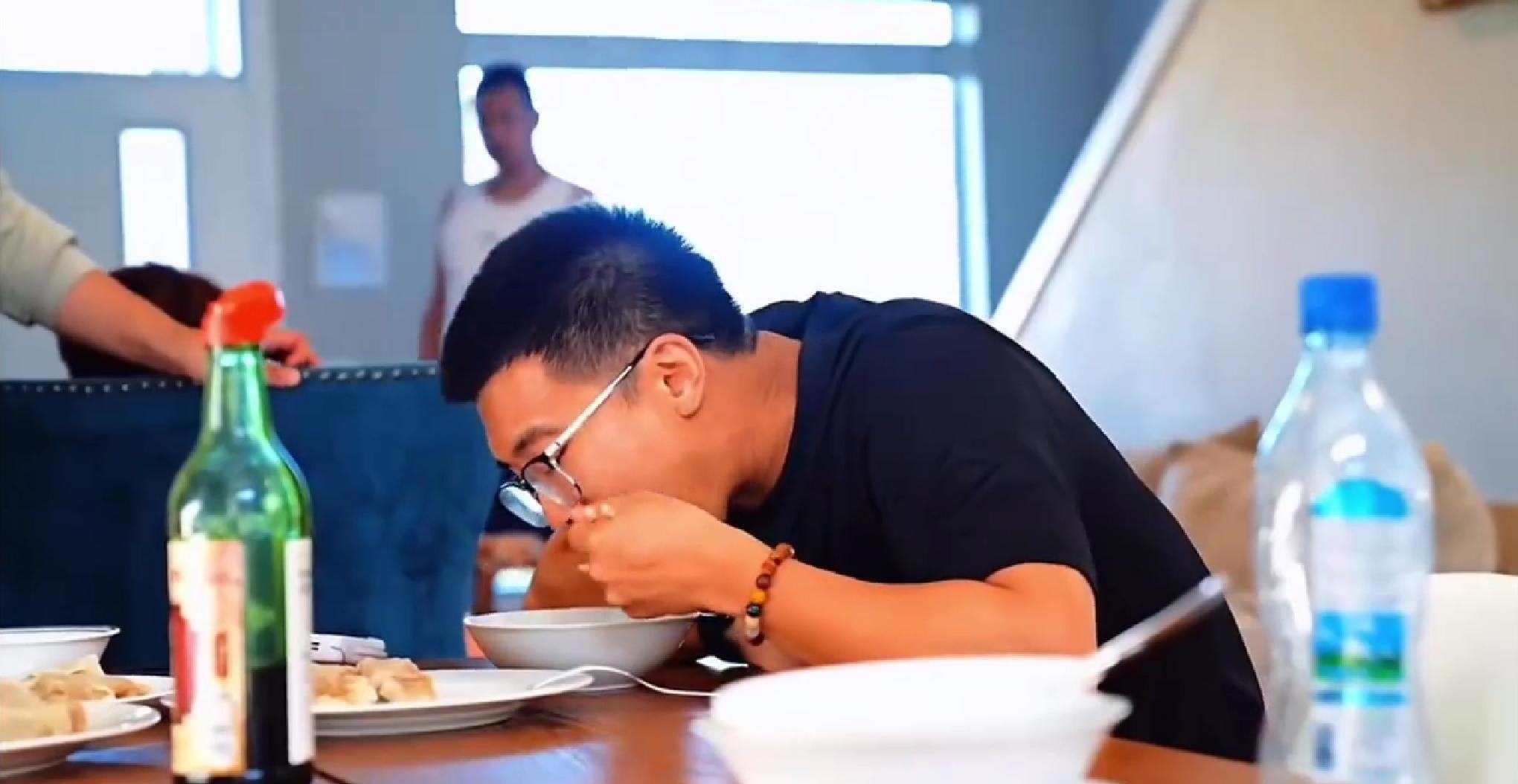 吃饱&睡好&不打游戏都做到了吗？杨瀚森：游戏还是玩了2把(篮球杨瀚森)