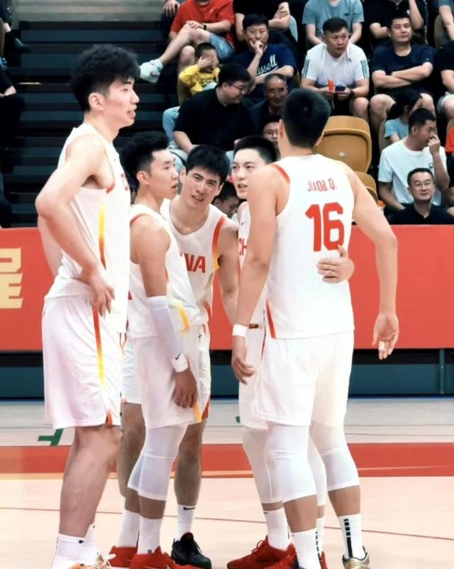 男篮热身赛-余嘉豪两双胡明轩13分中国胜荷兰的简单介绍